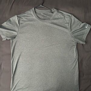 Nike Men's Gray T-Shirt